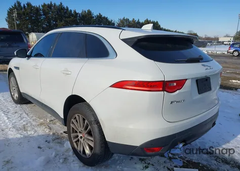 2018 Jaguar F-Pace 25T Prestige from USA, damaged, VIN SADCK2FXXJA321468